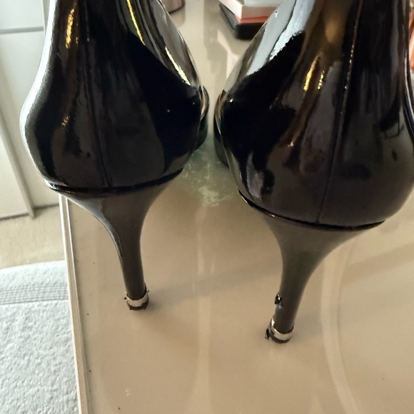 Michael Kors stilettos. Gently worn, great condition that comes with its own box - Picture 5 of 6
